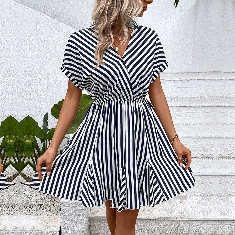 MW | Kurzes Kleid mit Streifen