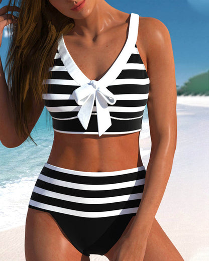 MW | Eleganter bunter Sommerbikini