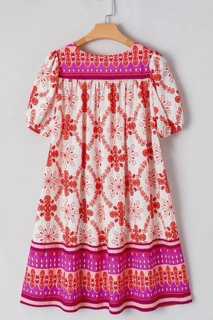 MW | Boho Floral Kurzarm Krawattenausschnitt Minikleid