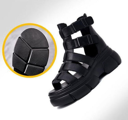 MW | Klobige Gladiatorensandalen mit mehreren Riemen